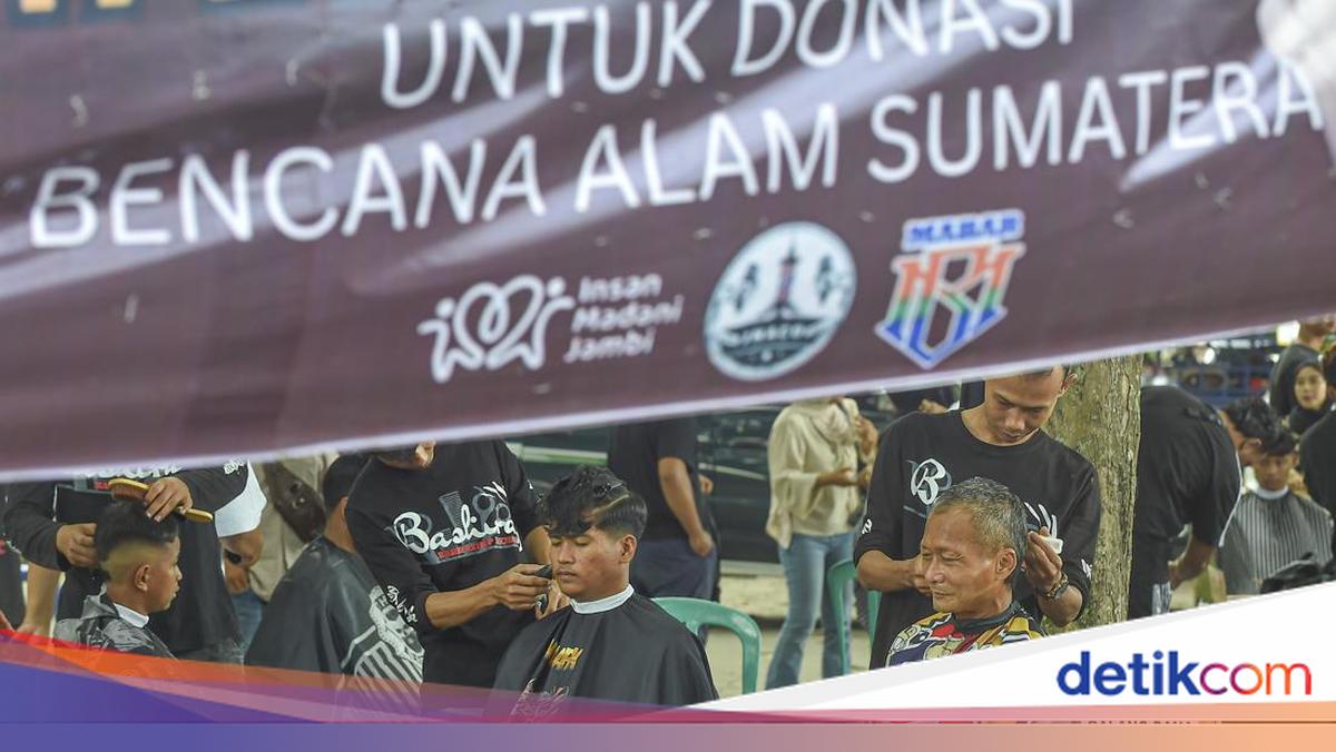 Pangkas Rambut Lesehan: Senyum Ceria di Jantung Kuripan